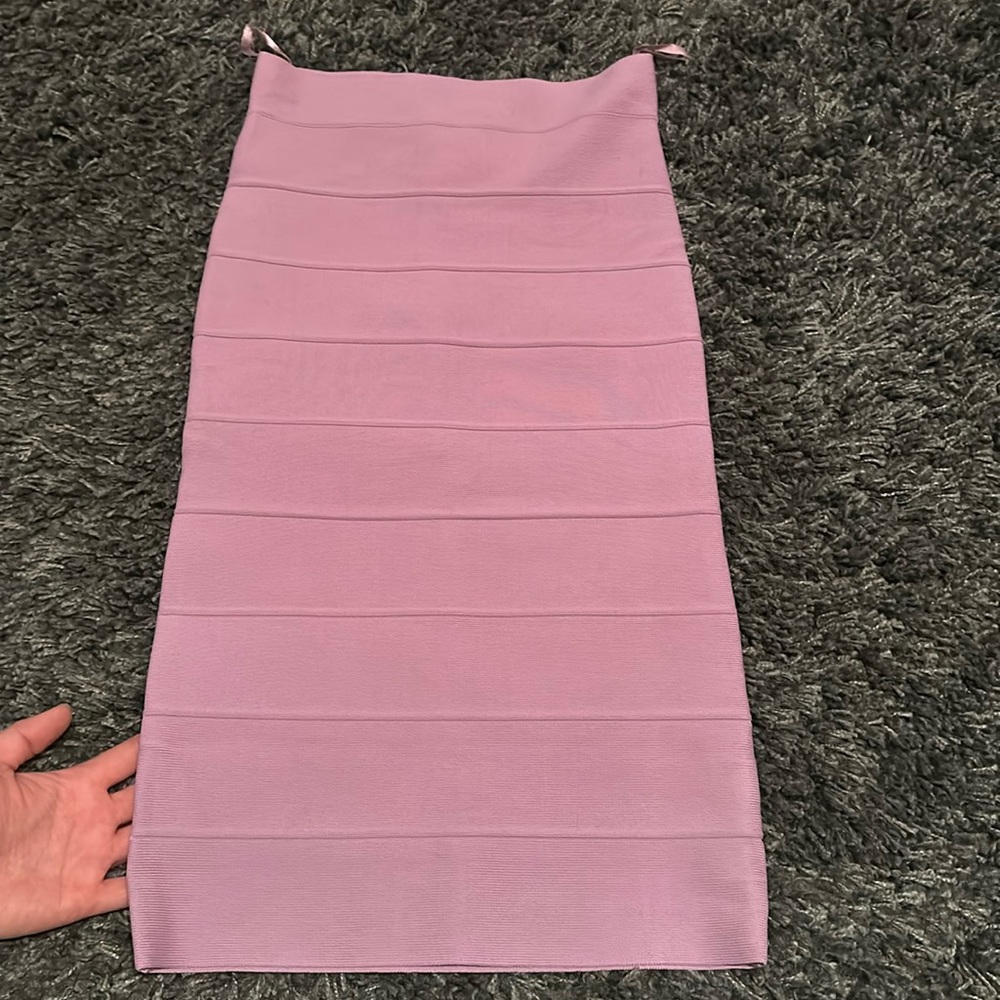 BCBGMaxAzria Bodycon mid length skirt in Periwinkle Purple